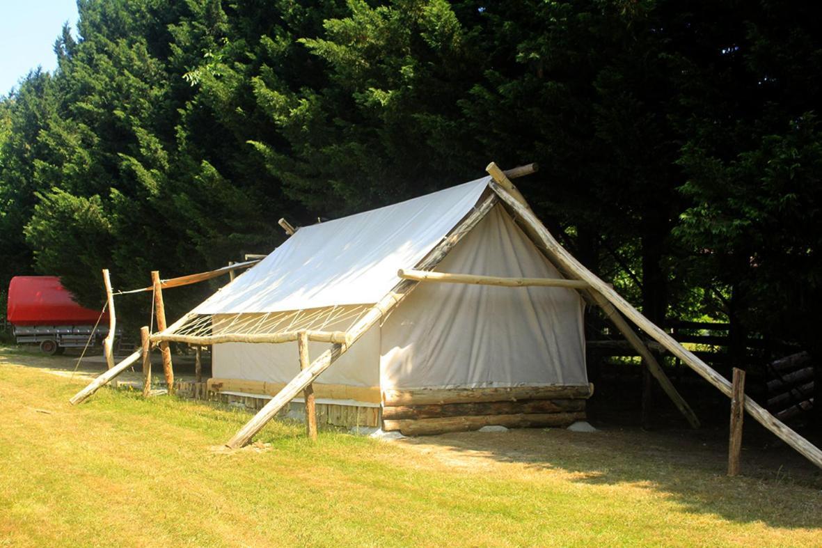 Tente Trappeur Ada, Au Jardin De La Vouivre Saint-Vincent-en-Bresse Extérieur photo