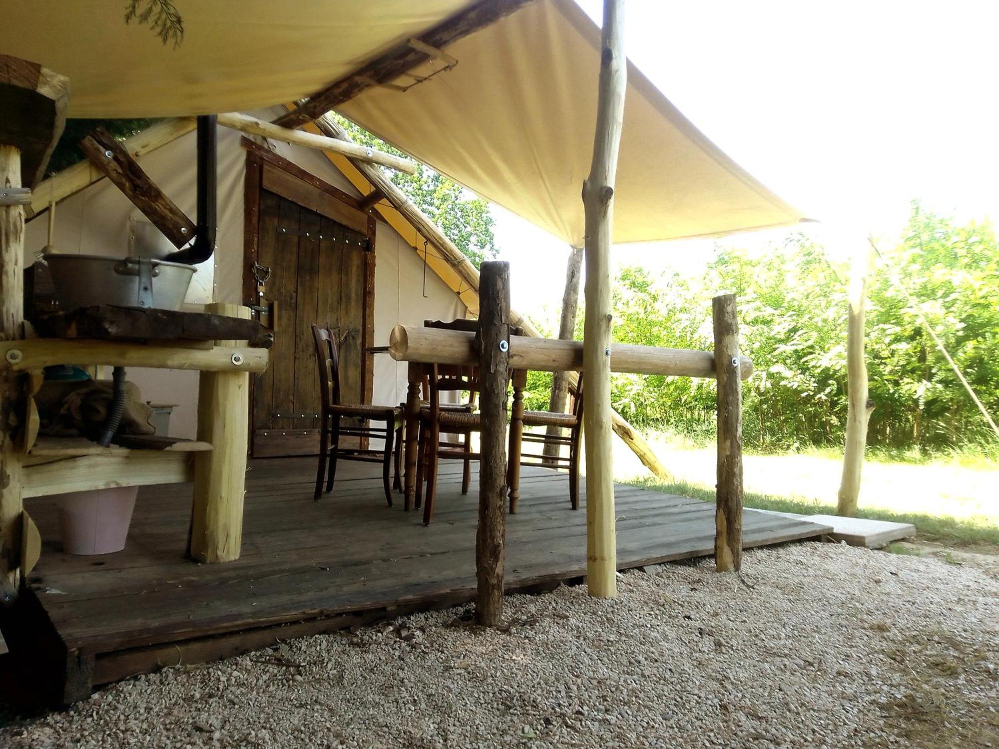 Tente Trappeur Ada, Au Jardin De La Vouivre Saint-Vincent-en-Bresse Extérieur photo