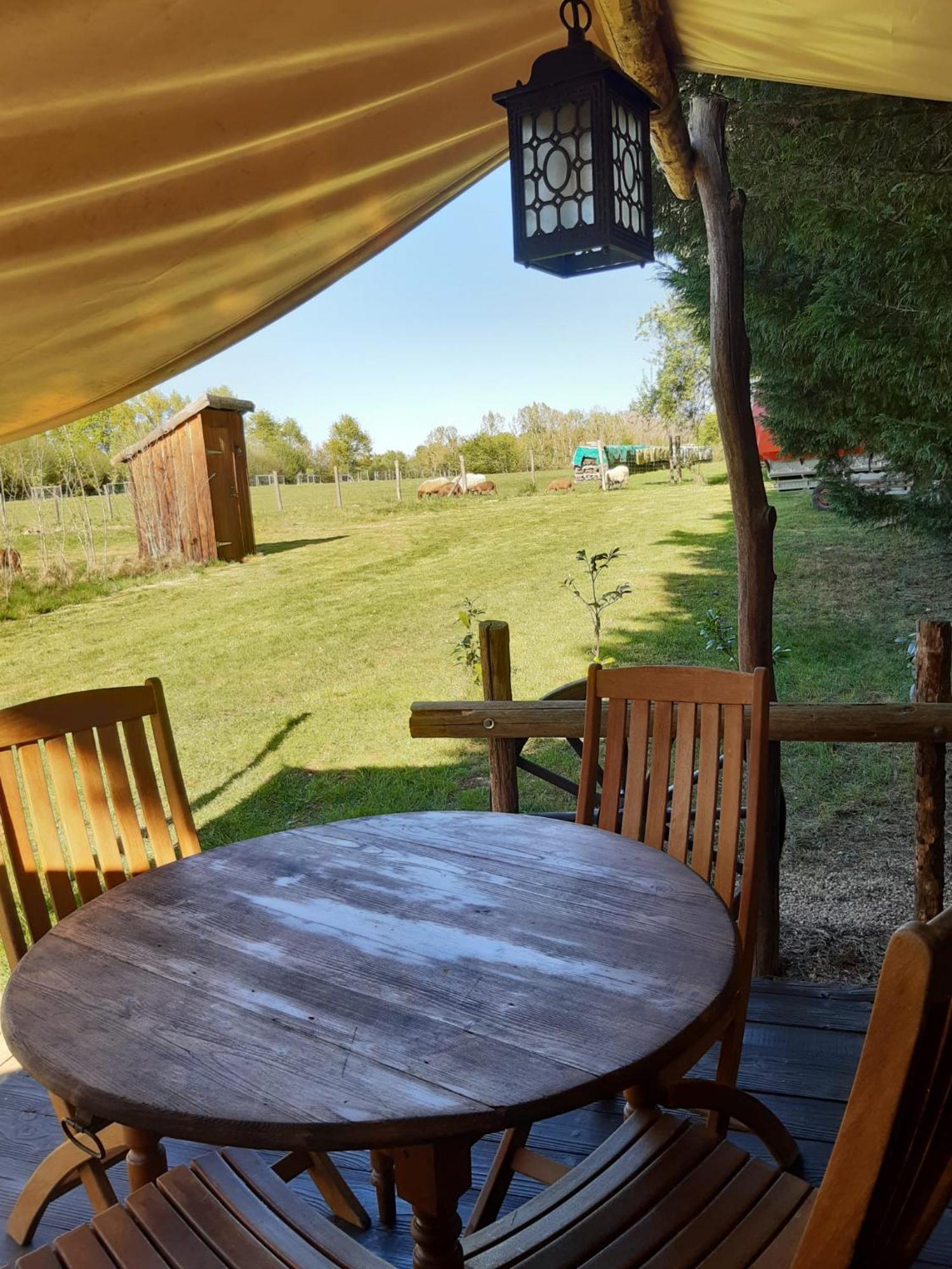 Tente Trappeur Ada, Au Jardin De La Vouivre Saint-Vincent-en-Bresse Extérieur photo
